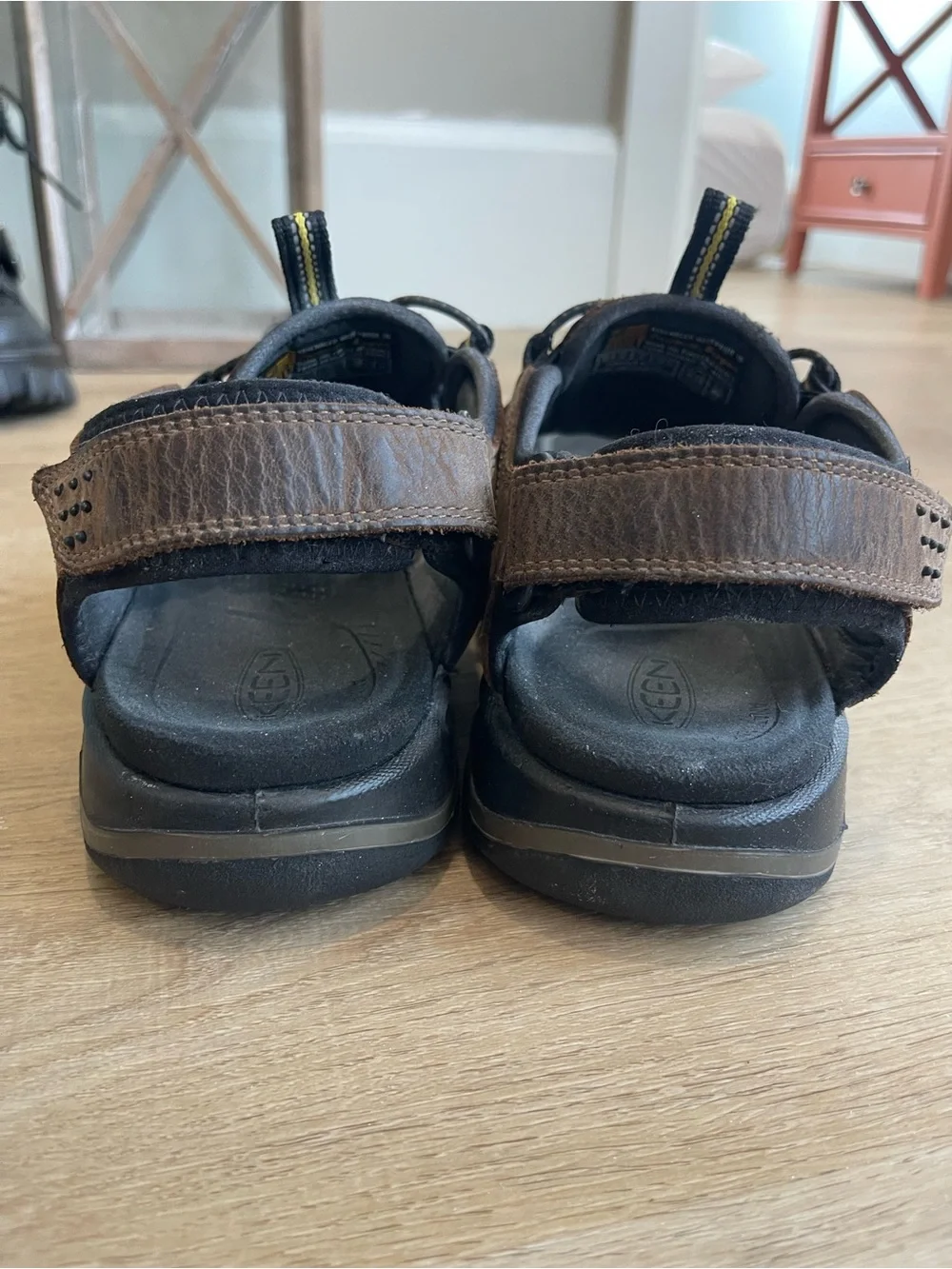 KEEN Brown Leather Strappy Men's Outdoor Sandals with Bungee Lacing
